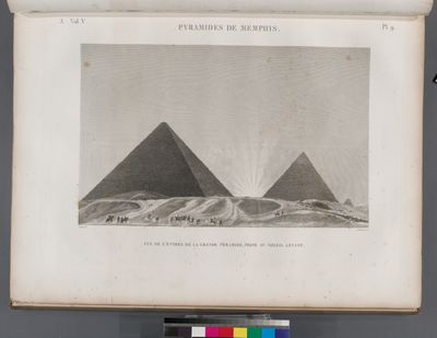 Pyramides de Memphis. Vue de l'entrée de la Grande Pyramide, prise au soleil levant.