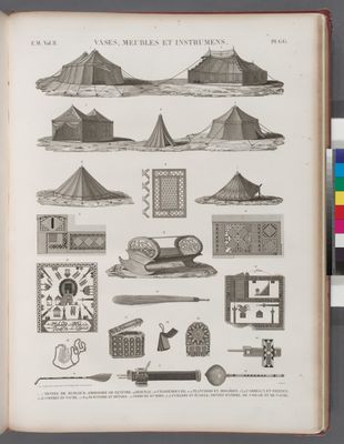 Vases, meubles et instrumens. 1-7. Tentes de mamlouk; 8. Boiserie de fenêtre; 8. Berceau; 10. Chassemouche; 11.12. Planchers en mosaïque; 13.14. Carreaux en fayence; 15.16. Coffret en nacre; 17-19. Écritoire en détails; 20. Serrure en bois; 21.22. Cuillers en écaille, ornées d'ambre, de corail et de nacre.