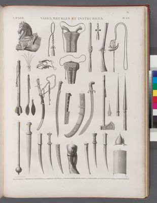 Vases, meubles et instrumens. Armes de Mamlouk. 1-5. Tromblon, pistolets &c.; 6-10. Sabres et coutelas; 11-18. Masses d'arme, hache, pique; 19-26. Poignards; 27.28. Casque et bouclier; 29-33. Harnachement.